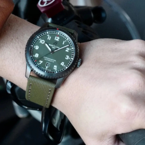 Breitling Aviator 8 Automatic 41 Blacksteel Curtiss Warhawk - M173152A1L1X1