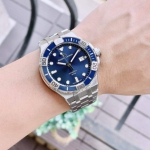 Maurice Lacroix Aikon Venturer 43 mm - AI6058-SS002-430-2