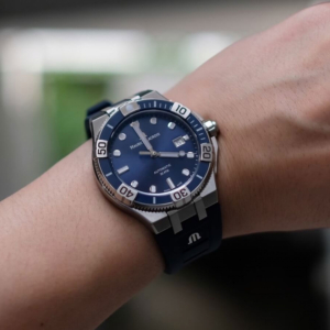 Maurice Lacroix Aikon Venturer 43 mm - AI6058-SS001-430-1