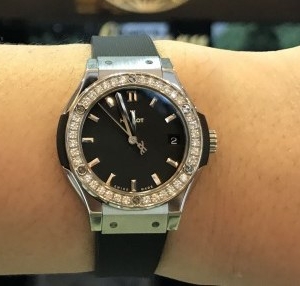Hublot Classic Fusion Titanium Diamonds - 581.NX.1171.RX.1104