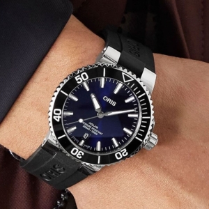 ORIS Aquis Date - 01 733 7766 4135-07 4 22 64FC