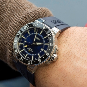 ORIS Aquis GMT Date