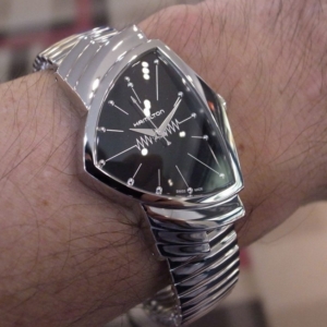 Hamilton Ventura Quartz - H24411232
