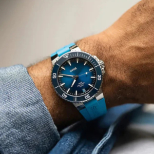 ORIS Aquis Date Calibre 400