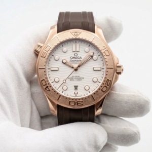 Omega Seamaster Diver 300M Master Co-Axial 42 Sedna Gold / White / Rubber 210.52.42.20.04.001